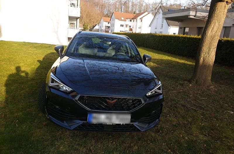 Gebraucht Cupra Leon 149 PS (109 kW) 2023 Andere farben Kombi