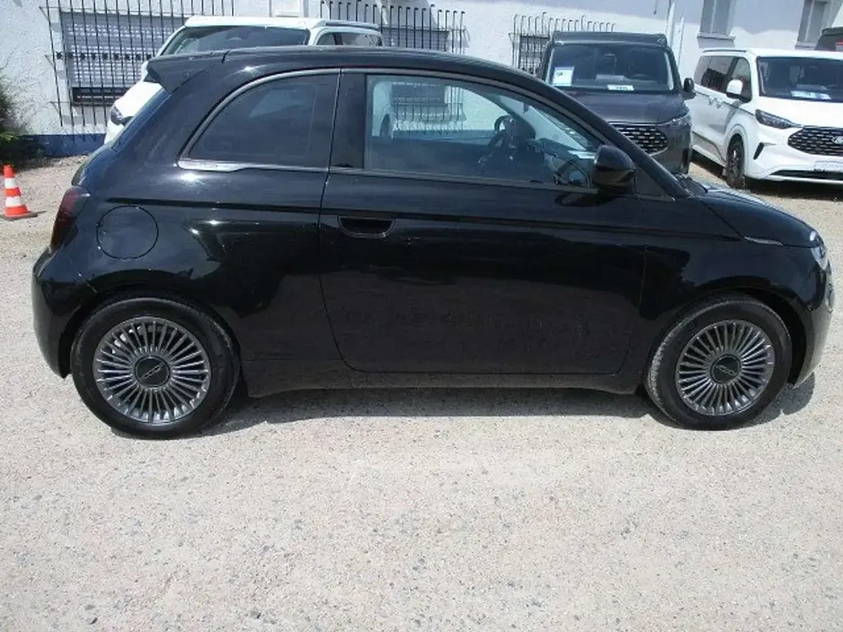 Gebraucht Fiat 500e Icon 86 kW (118 PS) 2022 Schwarz Limousine