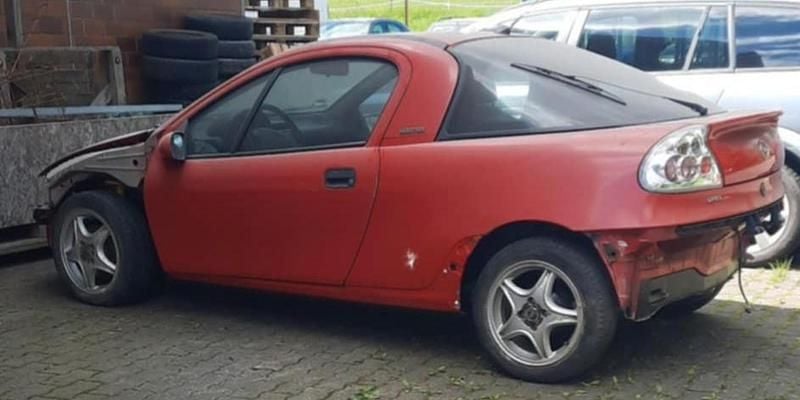 Rot Gebraucht 1994 Opel Tigra Kleinwagen | 2.599 € - Bild 1/4
