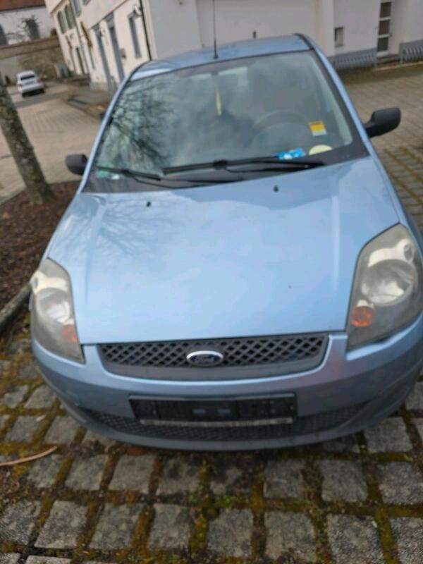 Silber Gebraucht 2006 Ford Fiesta Kleinwagen | 250 € (Superpreis) - Bild 1/4