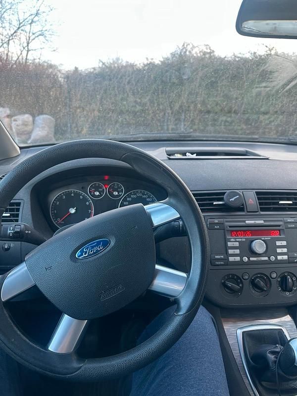 Second-hand Ford Focus 2007 Argintiu Hatchback