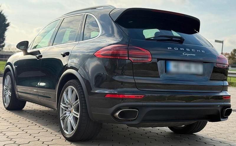 Second-hand Porsche Cayenne 2016 Negru SUV