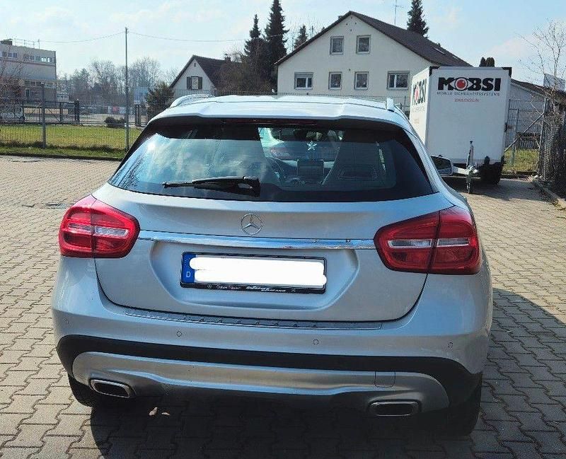 Gebraucht Mercedes GLA200 156 PS (114 kW) 2014 Grau SUV
