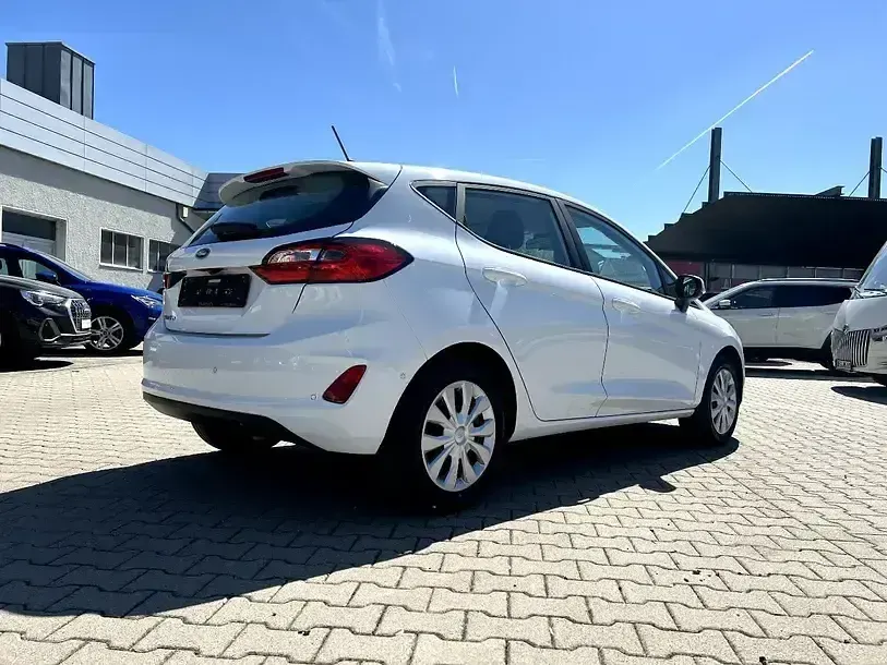 Gebraucht Ford Fiesta Cool & Connect 101 PS (74 kW) 2022 Frost weiß Kleinwagen