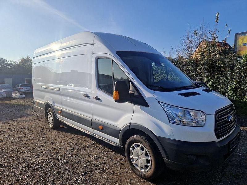 Second-hand Ford Transit Trend 131 CP (96 kW) 2019 Alb Monovolum