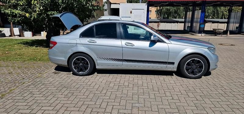 Silber Gebraucht 2020 Mercedes C180 Limousine | 7.000 € - Bild 1/4