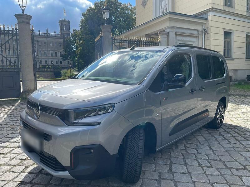 Gebraucht Citroën Berlingo XTR 131 PS (96 kW) 2025 Silber Van / Kleinbus