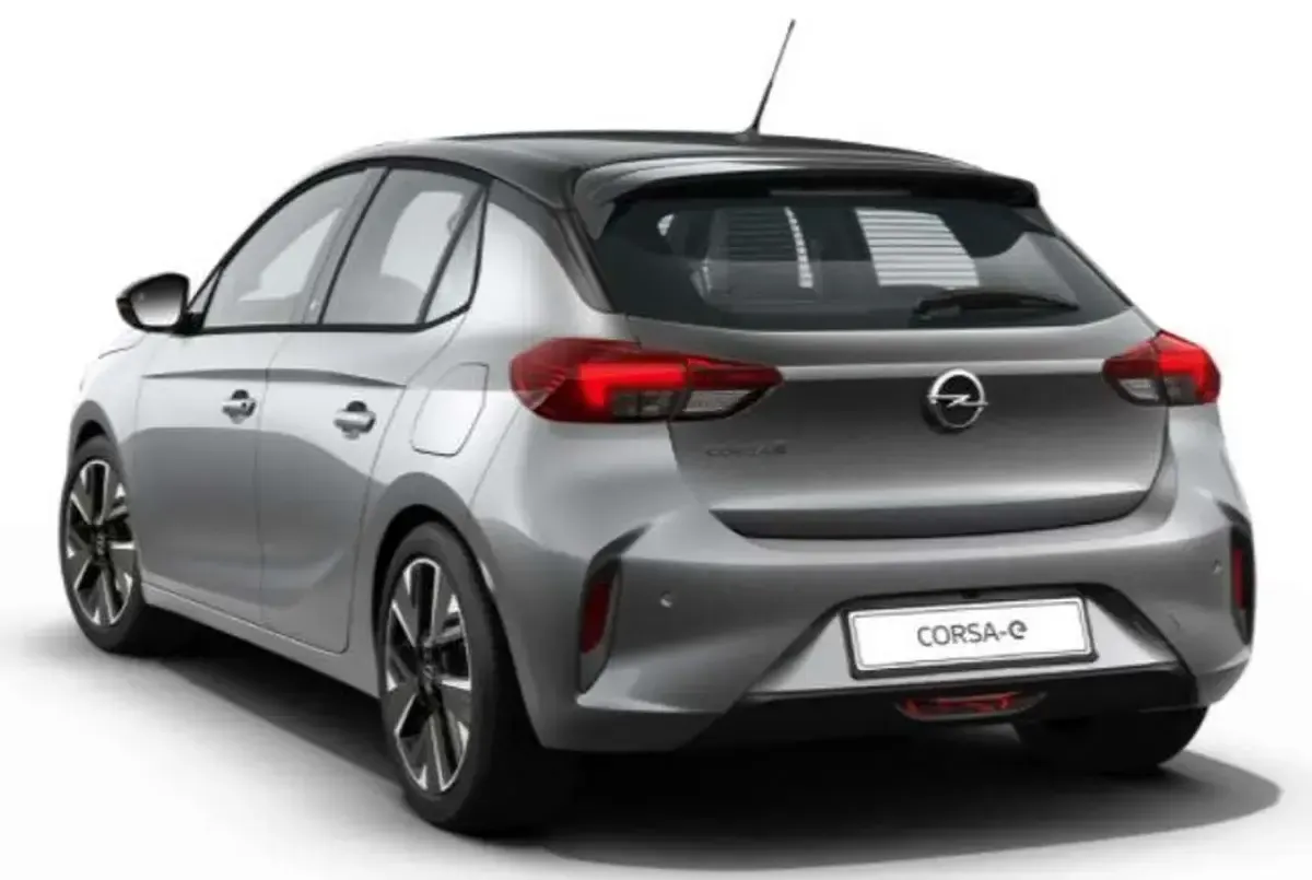 Usata Opel Corsa-e GS Line 100 kW (136 CV) 2022 Argento Utilitaria