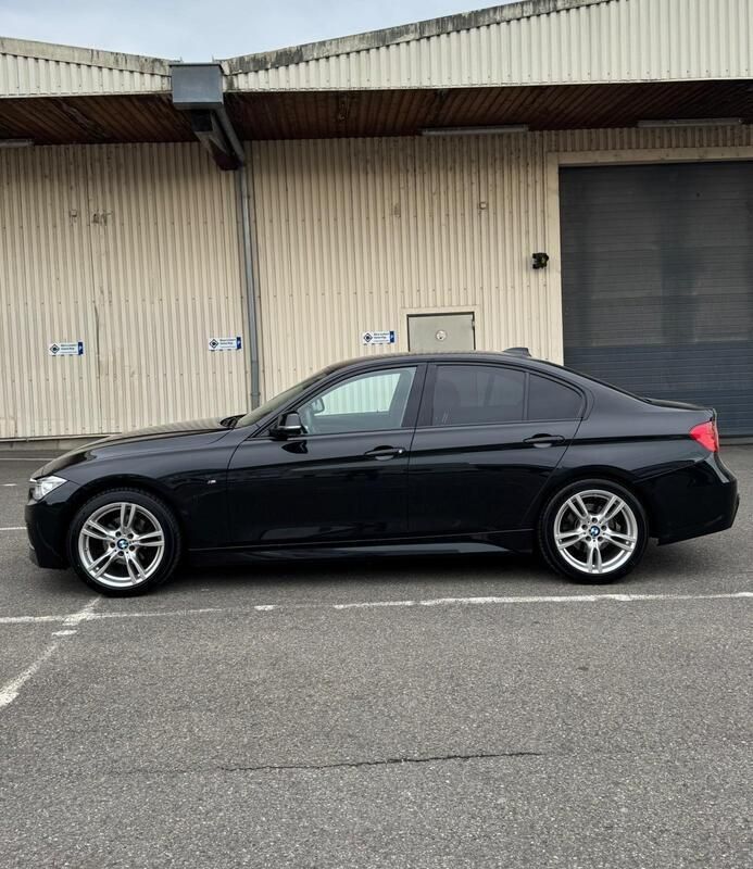 Schwarz Gebraucht 2015 BMW 318 M Sport Limousine | 14.500 € (Fairer Preis) - Bild 1/4