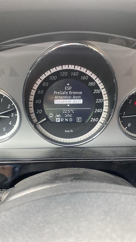 Gebraucht Mercedes E250 204 PS (150 kW) 2010 Schwarz Kombi