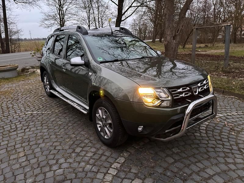 Gebraucht Dacia Duster Adventure 125 PS (91 kW) 2014 Grün SUV