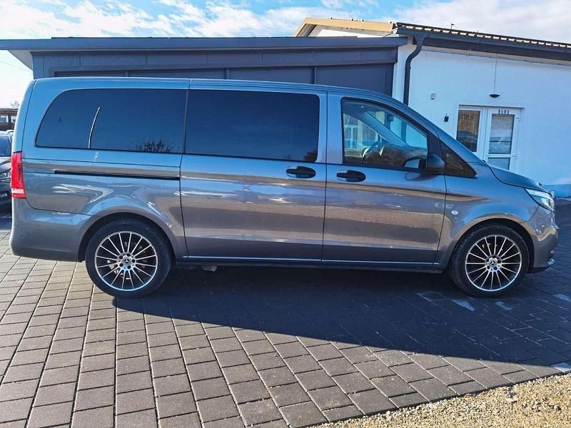 Gebraucht Mercedes Vito Edition 237 PS (174 kW) 2022 Selenitgrau Van