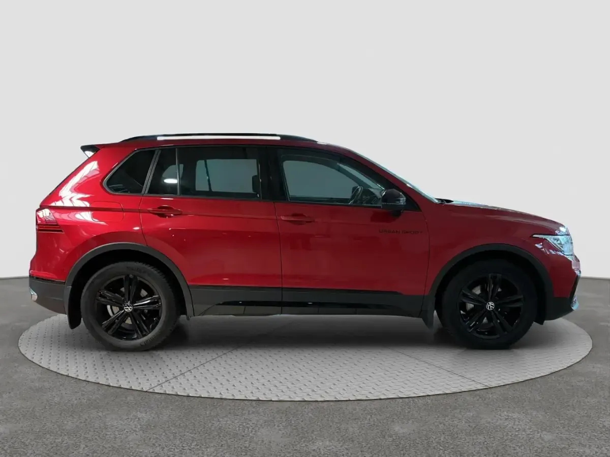 Gebraucht VW Tiguan Sportline 150 PS (110 kW) 2022 Rot SUV
