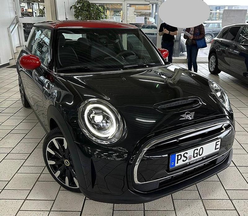 Schwarz Gebraucht 2023 Mini Cooper SE Classic Kleinwagen | 18.300 € (Fairer Preis) - Bild 1/4