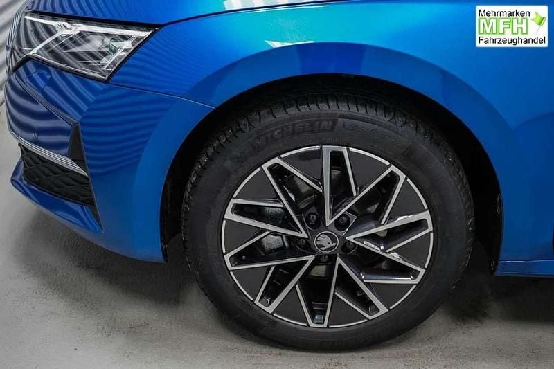 Neu Skoda Octavia Selection 150 PS (110 kW) 2025 Race blue metallic (8x) Kombi