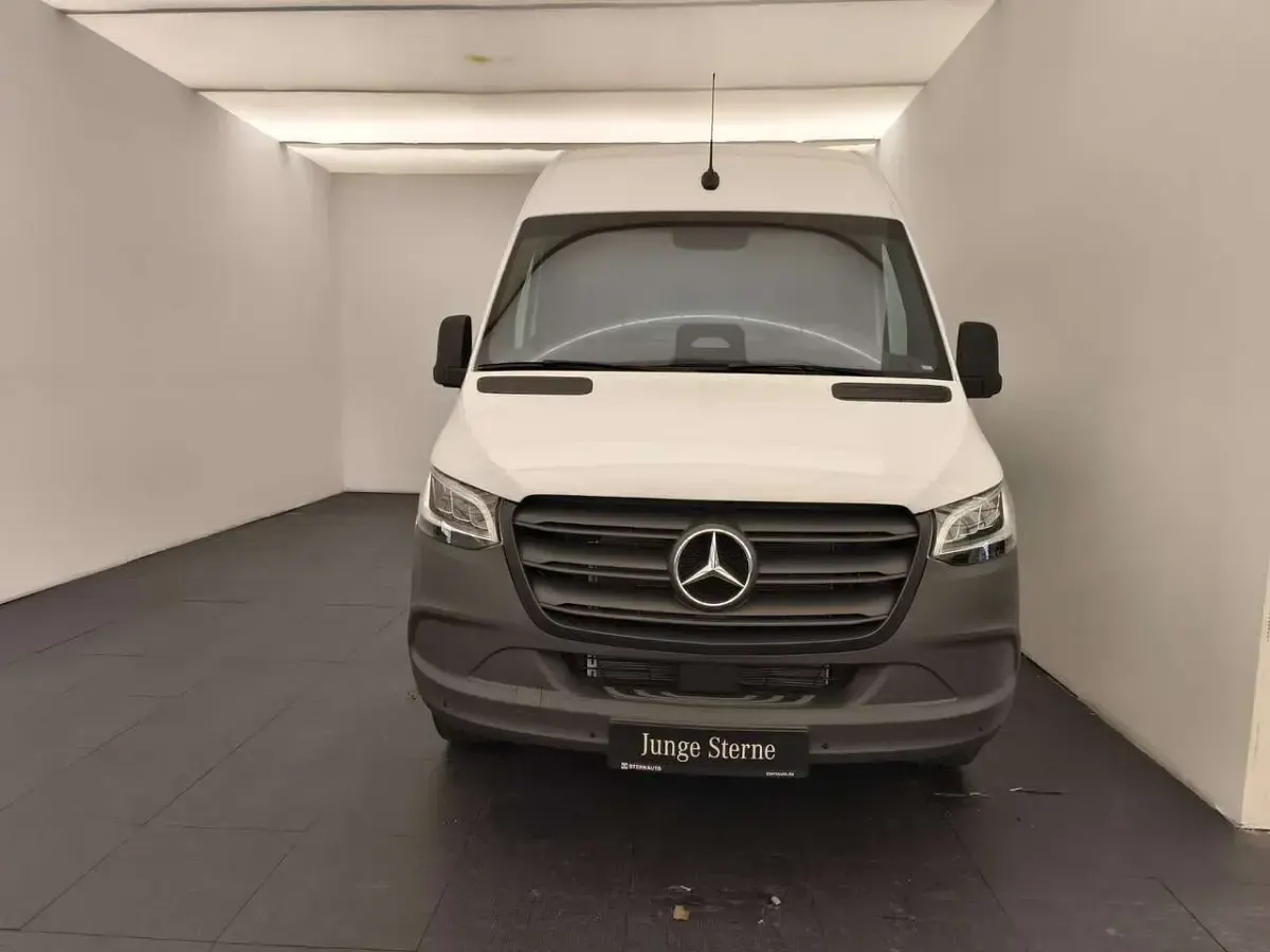 Gebraucht Mercedes Sprinter 150 PS (110 kW) 2026 Arktikweiß Van