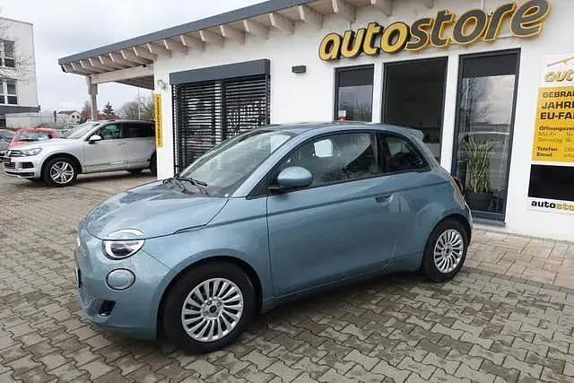 Glacier blau/blau (metallic) Gebraucht 2022 Fiat 500e Action Kleinwagen | 17.985 € (Etwas zu teuer) - Bild 1/4
