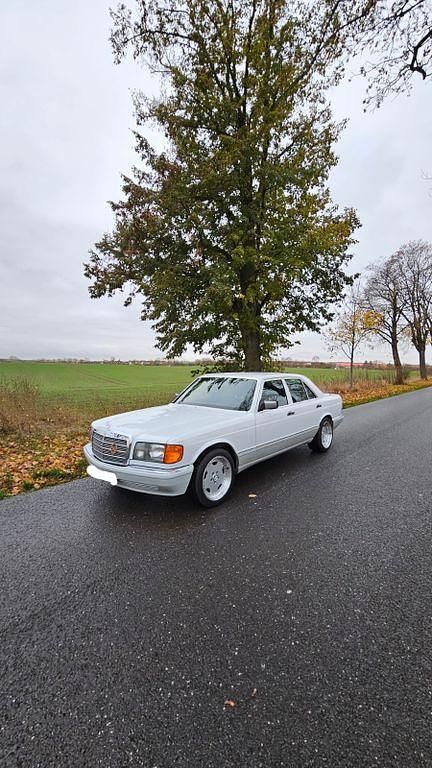 Weiß Gebraucht 1987 Mercedes S260 SE Limousine | 19.490 € - Bild 1/4