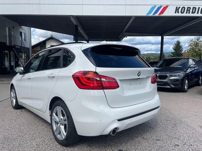 Gebraucht BMW 225 Active Tourer Sport Line 224 PS (164 kW) 2021 Weiß Van / Kleinbus