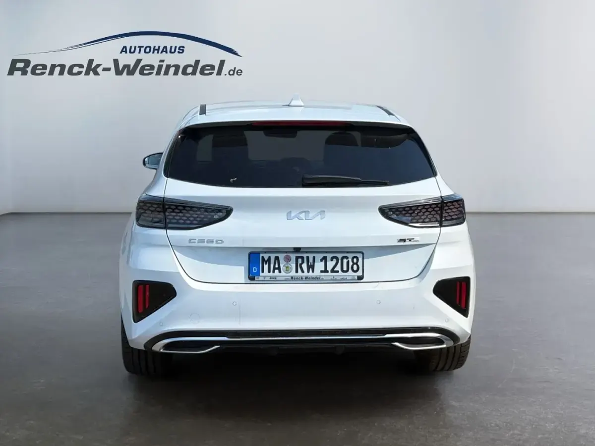 Gebraucht Kia Ceed GT GT-Line 160 PS (117 kW) 2022 Wd) cararraweiss (weiss Limousine