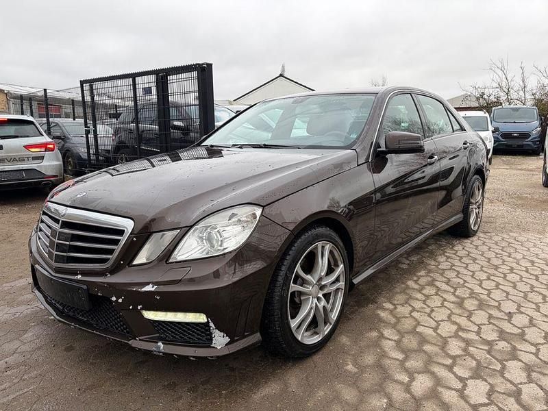 Gebraucht Mercedes E200 AMG 136 PS (100 kW) 2011 Braun Limousine