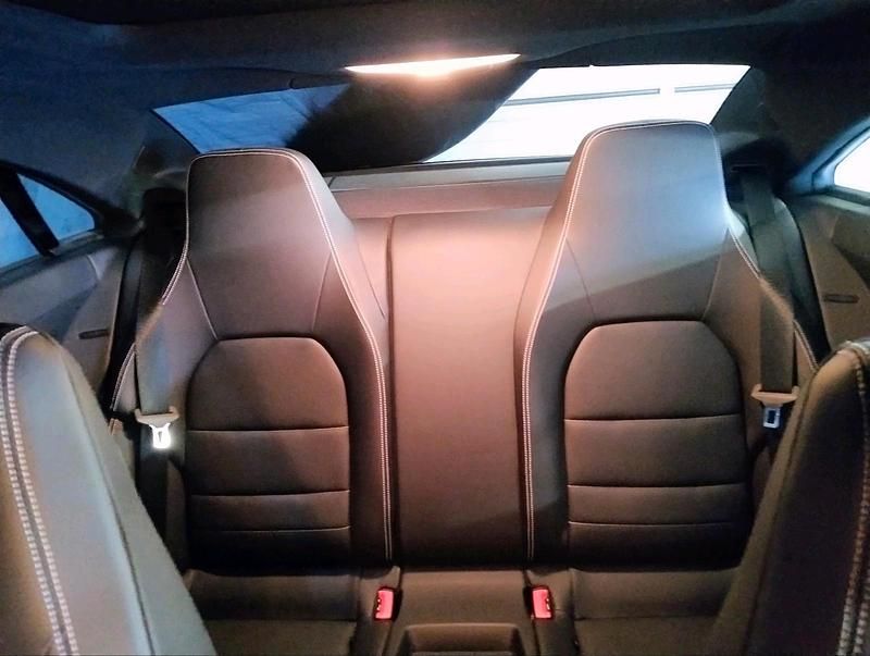 Gebraucht Mercedes E250 AMG 305 PS (224 kW) 2016 Schwarz Coupé