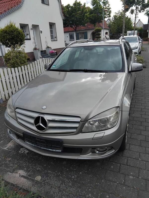 Grau Gebraucht 2008 Mercedes 220 Kombi | 3.500 € - Bild 1/4