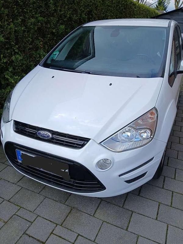 Second-hand Ford S-MAX S 131 CP (96 kW) 2014 Monovolum