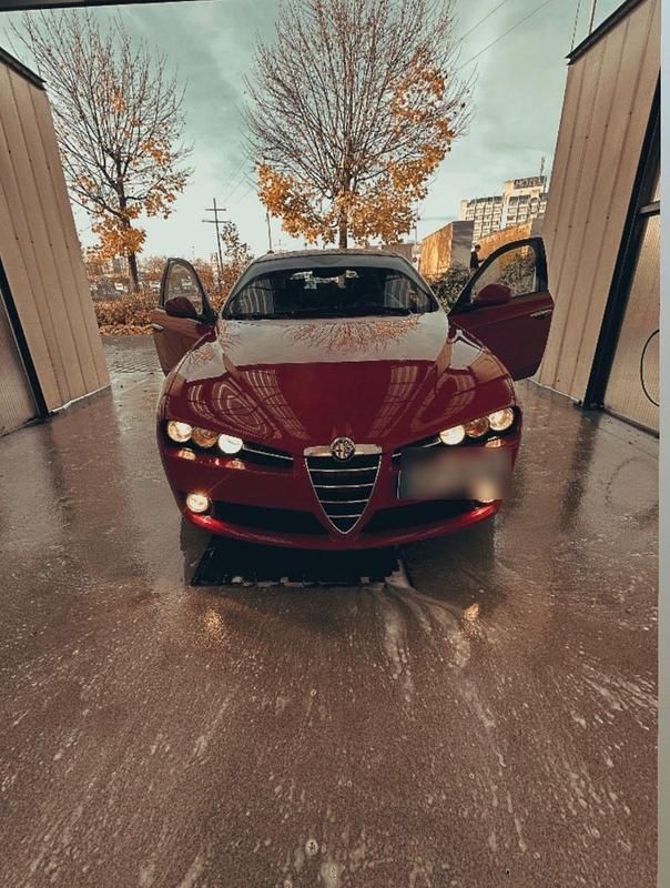 Rot Gebraucht 2006 Alfa Romeo 159 Distinctive Kombi | 1.999 € (Fairer Preis) - Bild 1/4