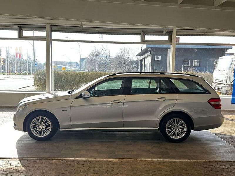 Gebraucht Mercedes E200 184 PS (135 kW) 2010 Silber Limousine