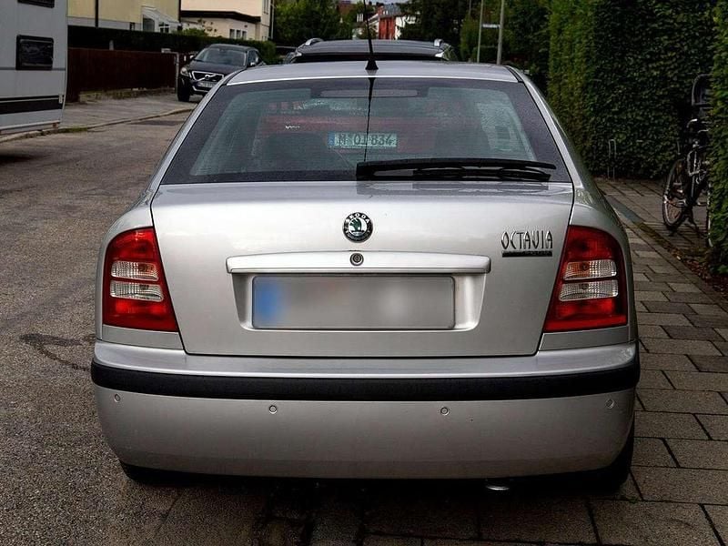 Gebraucht Skoda Octavia Ambiente 102 PS (75 kW) 2004 Silber Limousine