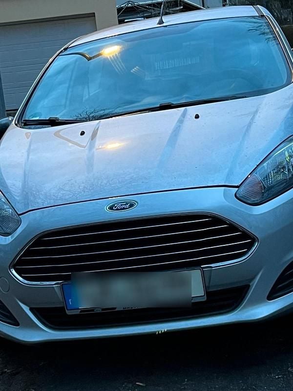 Silber Gebraucht 2014 Ford Fiesta Kleinwagen | 5.350 € (Guter Preis) - Bild 1/4