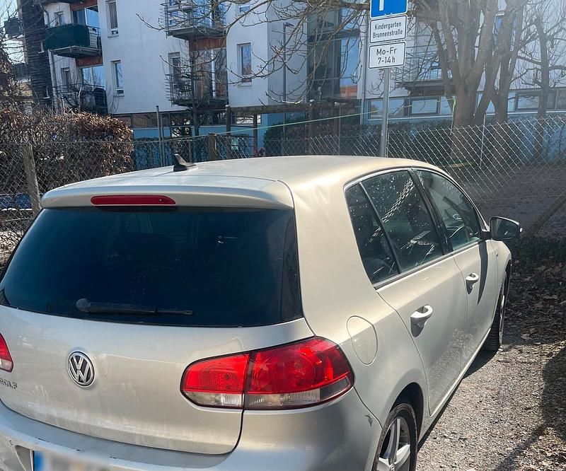 Gebraucht VW Golf VI 86 PS (63 kW) 2012 Silber Kleinwagen