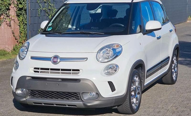 Weiß Gebraucht 2014 Fiat 500L Living Van / Kleinbus | 6.599 € (Guter Preis) - Bild 1/4
