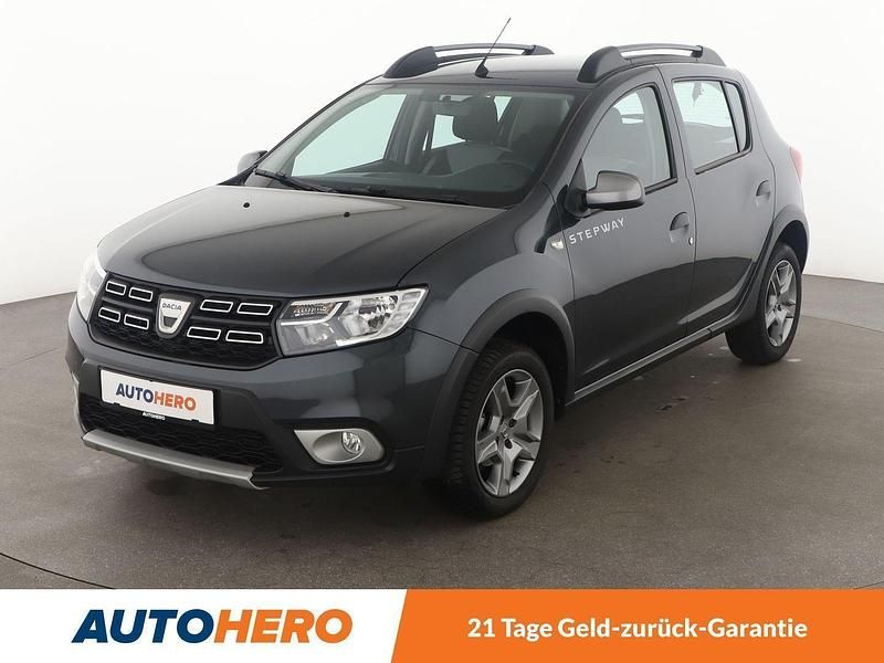 Grau Gebraucht 2019 Dacia Sandero Prestige Kleinwagen | 11.990 € (Etwas zu teuer) - Bild 1/3