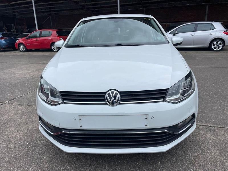 Gebraucht VW Polo Comfortline 60 PS (44 kW) 2017 Weiß Kleinwagen