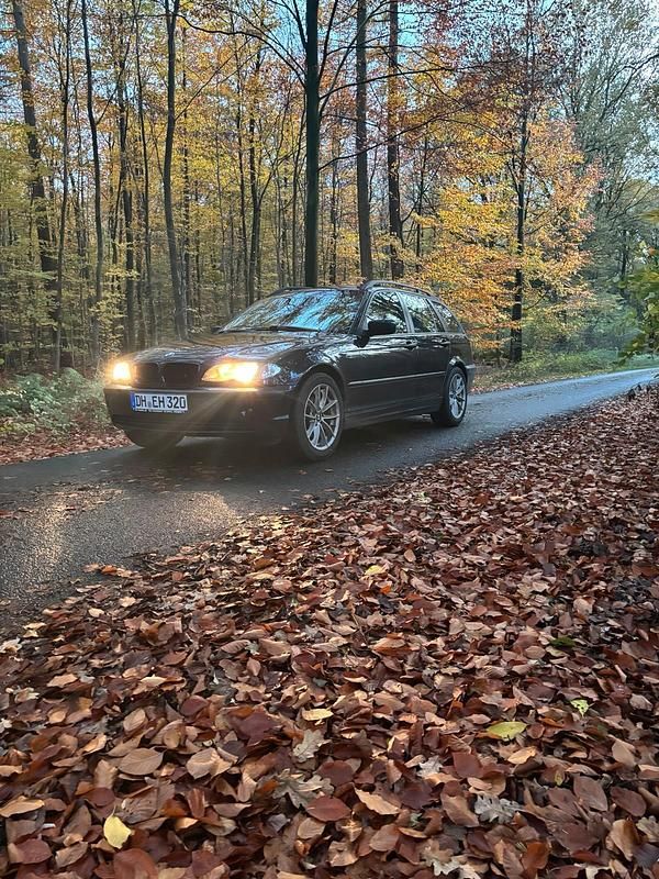 Blau Gebraucht 2005 BMW 316 Kombi | 1.900 € (Guter Preis) - Bild 1/4