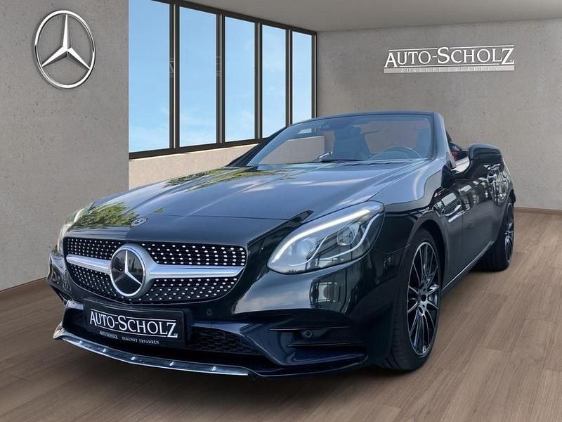 Schwarz Gebraucht 2019 Mercedes SLC300 AMG Cabrio | 43.945 € (Teuer) - Bild 1/4