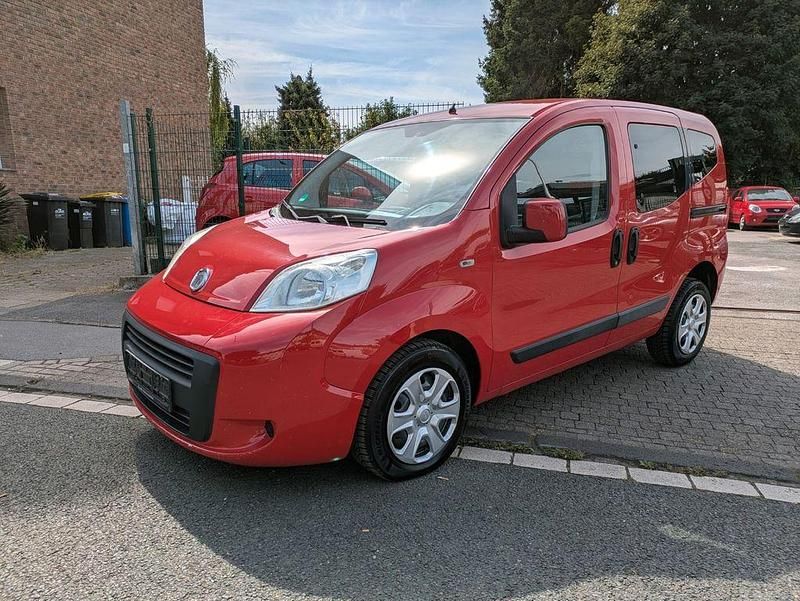 Rot Gebraucht 2009 Fiat Qubo Dynamic Van / Kleinbus | 2.499 € (Guter Preis) - Bild 1/4