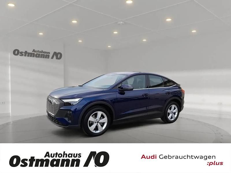 Blau Gebraucht 2022 Audi Q4 Sportback e-tron SUV | 27.439 € (Fairer Preis) - Bild 1/4