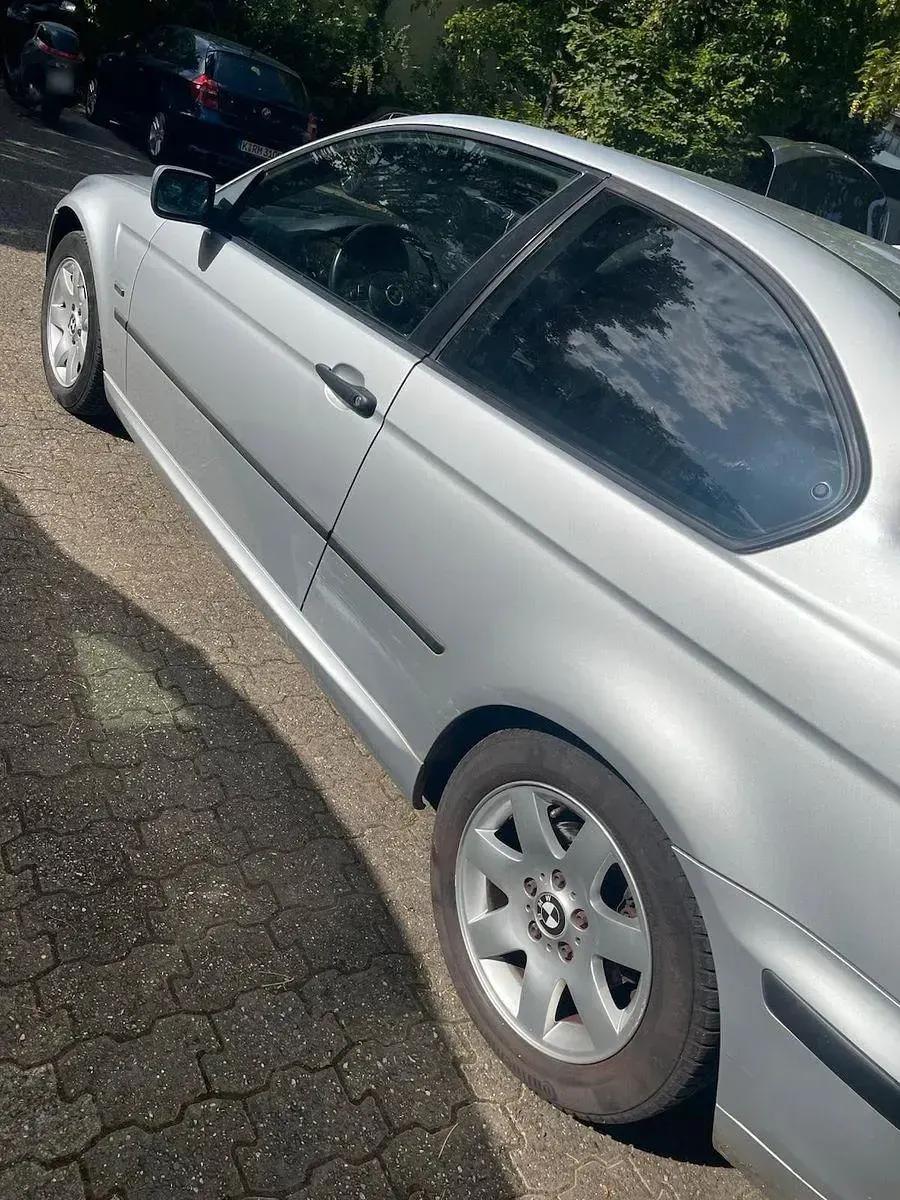 Gebraucht BMW 318 143 PS (105 kW) 2004 Silber Limousine