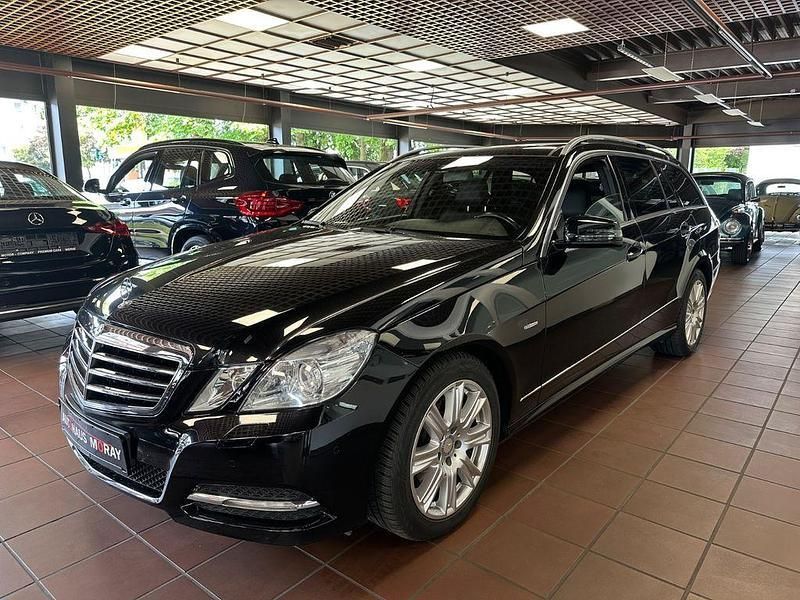 Schwarz Gebraucht 2011 Mercedes E350 Kombi | 13.900 € (Fairer Preis) - Bild 1/4
