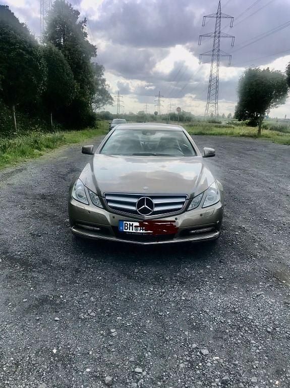 Gelb Gebraucht 2011 Mercedes 350 Coupé | 11.000 € (Fairer Preis) - Bild 1/4