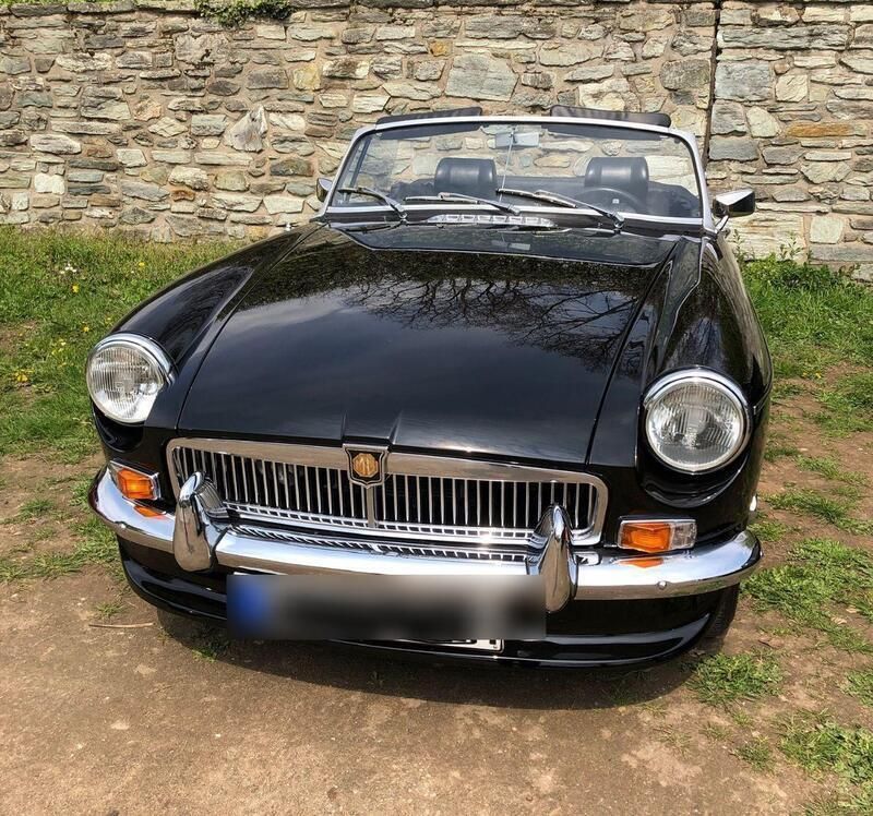 Schwarz Gebraucht 1974 MG B Cabrio | 24.900 € - Bild 1/4