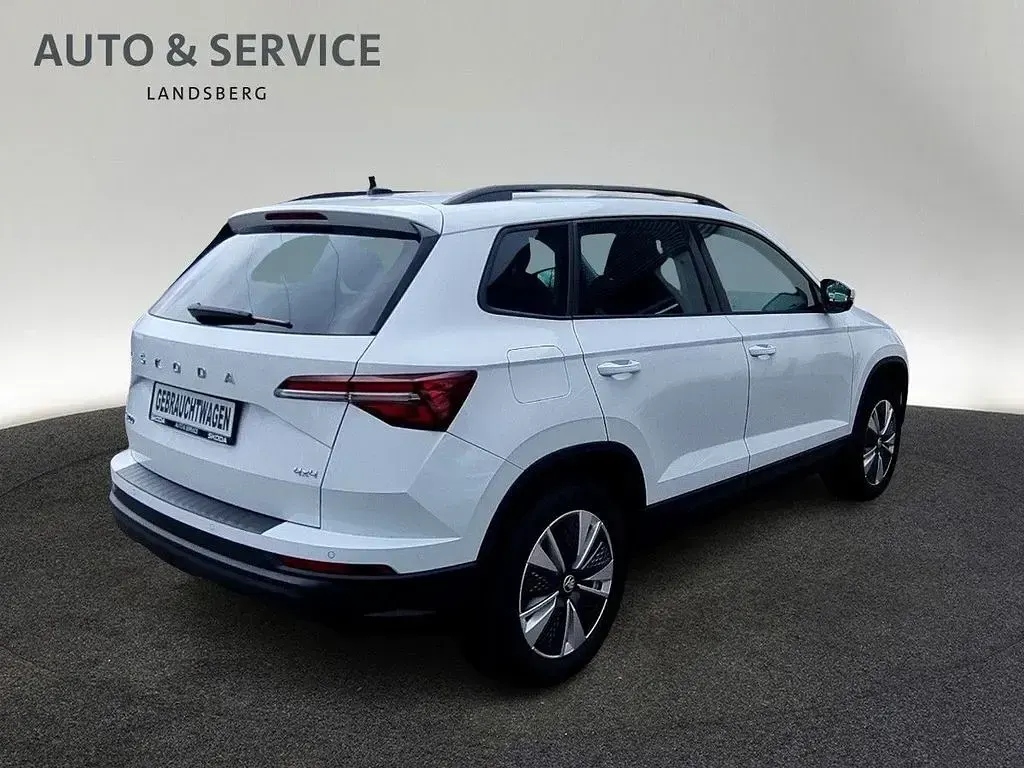 Gebraucht Skoda Karoq Ambition 150 PS (110 kW) 2023 Moonweiß perleffekt SUV
