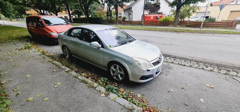 Grau Gebraucht 2004 Opel Vectra Limousine | 1.250 € (Guter Preis) - Bild 1/4