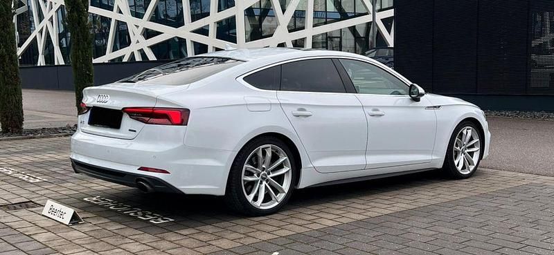Weiß Gebraucht 2017 Audi A5 Sportback S-Line Limousine | 26.890 € (Etwas zu teuer) - Bild 1/4