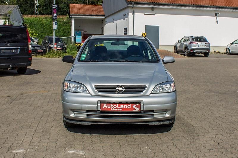 Gebraucht Opel Astra 101 PS (74 kW) 1998 Silber Limousine
