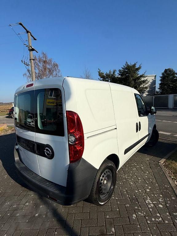 Second-hand Opel Combo 95 CP (69 kW) 2016 Alb Monovolum