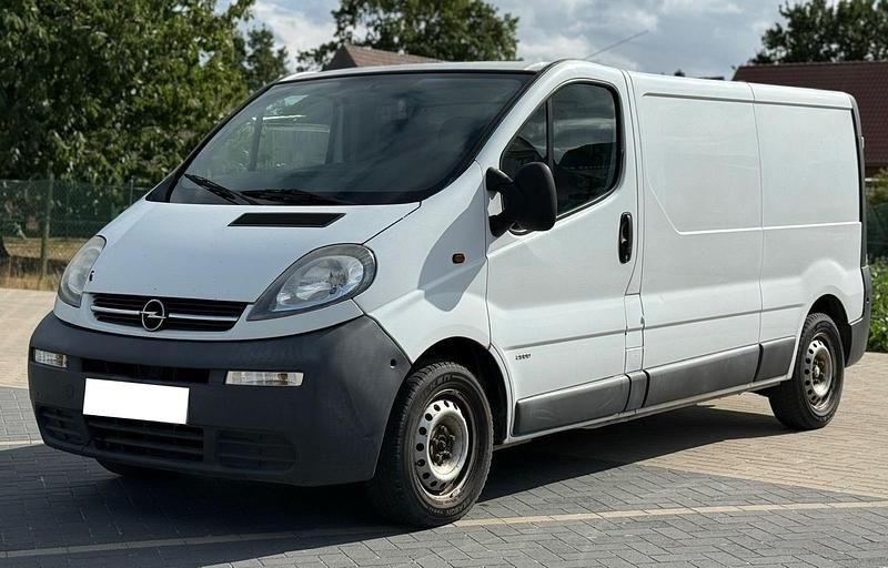 Weiß Gebraucht 2006 Opel Vivaro Van | 3.499 € (Guter Preis) - Bild 1/4